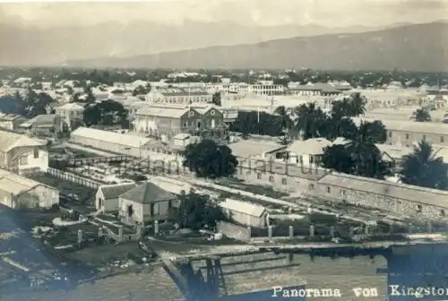 Panorama von Kingston
 Ansichtskarte / Postkarte, Motiv aus Kingston Town / Jamaica / Karibik / Mittelamerika, unbenutzt, Foto in Postkartengröße, aber rückseitig gänzlich ohne Aufdrucke...