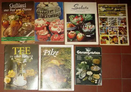 Konvolut von 19 Zeitschriften der DDR über Essen, Backen und Kochen. 