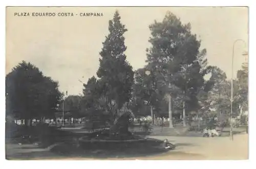 [Echtfotokarte schwarz/weiß] PLAZA EDUARDO COSTA. CAMPANA. 