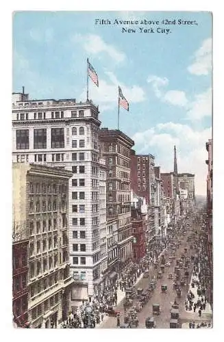 USA. New York City. Fifth Avenue above 42nd Street.