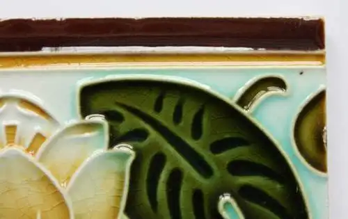 Seerose, Jugendstil Halbfliese, Art Nouveau Fliese, Entwurf nach Villeroy & Boch