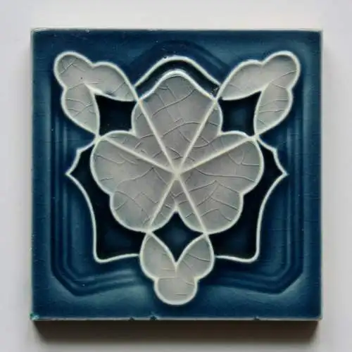 Kleine Blaue Fliese, Kachel mit floralem Dekor, um 1950