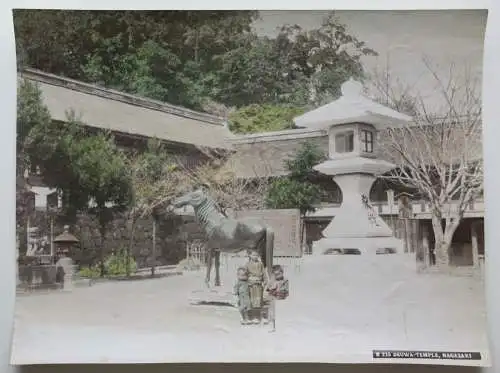 "Osuwa-Temple, Nagasaki", kolorierter  Vintage Albuminabzug, Japan, um 1850-1899