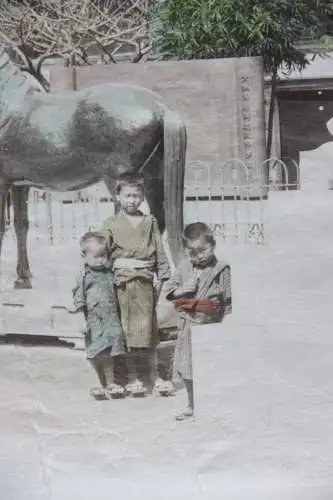 "Osuwa-Temple, Nagasaki", kolorierter  Vintage Albuminabzug, Japan, um 1850-1899