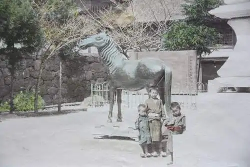 "Osuwa-Temple, Nagasaki", kolorierter  Vintage Albuminabzug, Japan, um 1850-1899