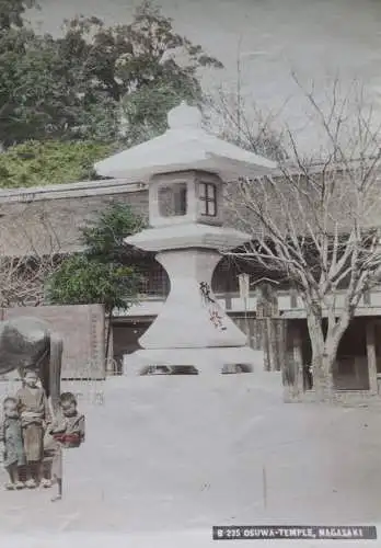 "Osuwa-Temple, Nagasaki", kolorierter  Vintage Albuminabzug, Japan, um 1850-1899