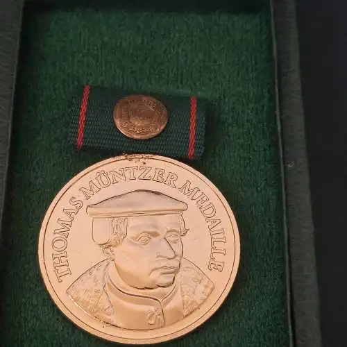 Thomas Müntzer Medaille  DDR Bronestufe 