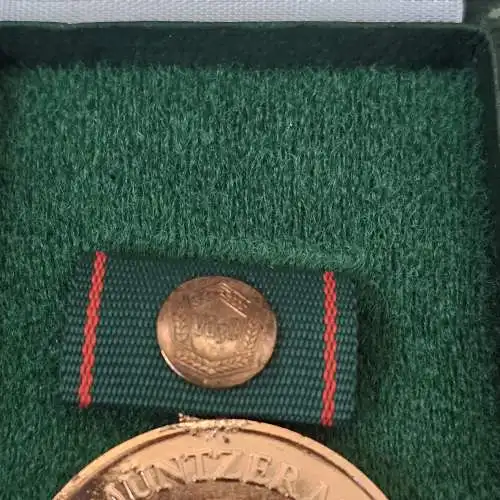 Thomas Müntzer Medaille  DDR Bronestufe 