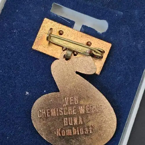 DDR Abzeichen VEB Chemische Werke Buna Kombinat 