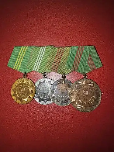 KVP Volkspolizei 4er Spange frühe Abzeichen 