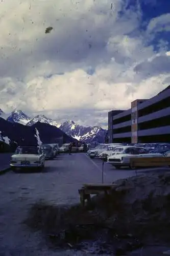 Vintage Dia Film Slide 35mm Oldtimer  in den Bergen c1965 B4/L58