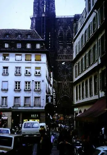 Orig 35mm DIA Slide  Strassbourg Strassenszene  1981 B12/45