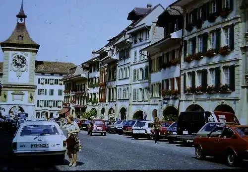 Orig 35mm DIA Slide Hauptgasse mit Bernturm in Murten 1981 B12/118