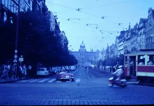 Orig 35mm DIA Slide Prag Wenzelplatz Strassenbahn Oldtimer '70s B12/124