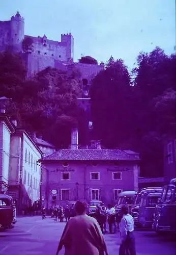 Orig 35mm DIA Slide Blick zur Festung Hohensalzburg&alte Busse   1960 B13/22