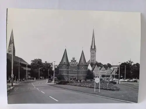 Vintage Foto B&W Lübeck, Holstentor  1964  12x9cm