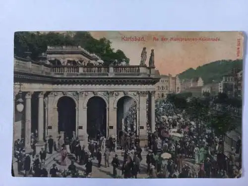 AK Postcard CPA Karlsbad, An der Mühlbrunnen Kolonnade