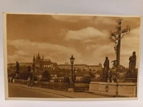 AK Postcard CPA Prag, Kreuz auf der Karlsbrücke