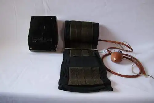 Vintage russisches Blutdruckmessgerät mit Tasche