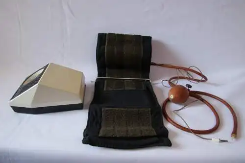 Vintage russisches Blutdruckmessgerät mit Tasche