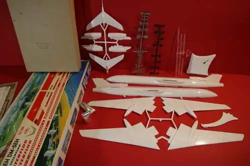 VEB Plasticart TUPOLEV TU-154 INTERFLUG 1:100 Made in GDR 9360 Zschopau