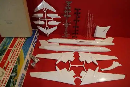 VEB Plasticart TUPOLEV TU-154 INTERFLUG 1:100 Made in GDR 9360 Zschopau
