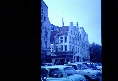 Original  MINI DIA DDR Rostock Strassenszenen Innenstadt '60 B13/58-62