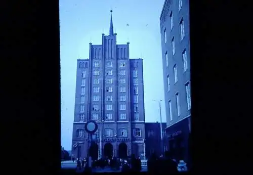Original  MINI DIA DDR Rostock Strassenszenen Innenstadt '60 B13/58-62