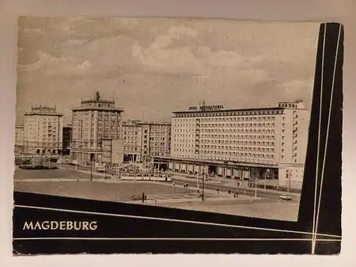 AK Postcard CPA   DDR Magdeburg Hotel International und Strassenbahn