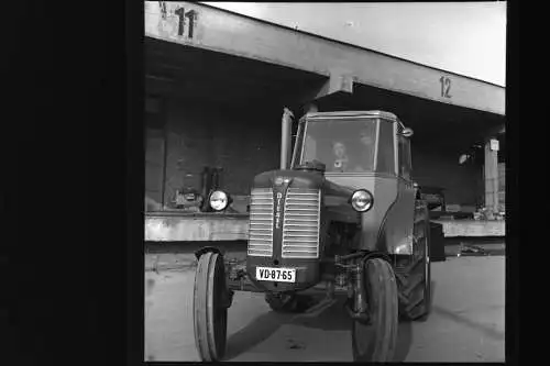 Vintage Negativ Foto Zetor Super Traktor in Ungarn 1960s 6x6cm