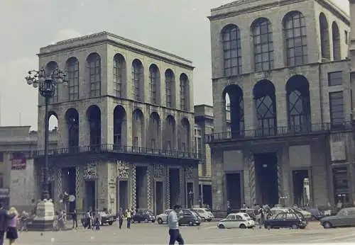 Vintage Foto Negativ Italien Mailand Palazzo dell'Arengario Strassenszene 1970s