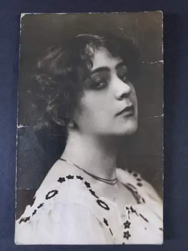 Antik AK Postcard CPA  Junge Dame - Portrait 1905
