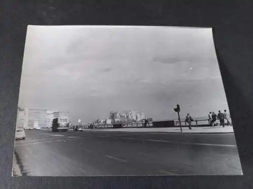 Vintage Foto Italien -   Neapel  Hafen  - Strassenszene mit Bus   1960s