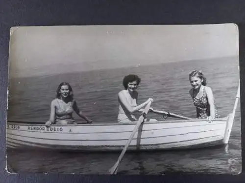 Vintage Foto Ungarn junge Damen rudern-Boot von der Polizei "Rendőrüdülő" '60s