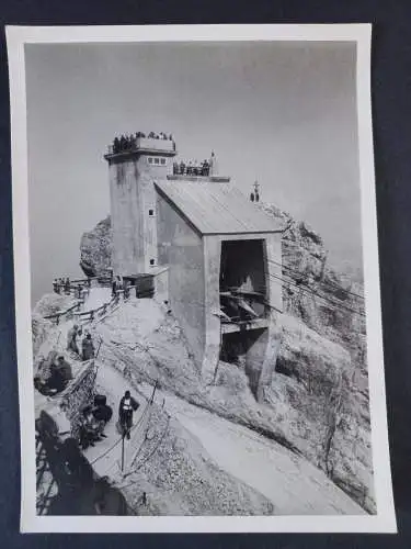 Alte Foto Grossformat -Bayer Zugspitzbahn neue Station - 1933  -17x12,5 cm