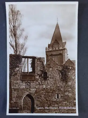 AK Postcard CPA Valentine's Postcards Galway - Lynch Memorial Stone