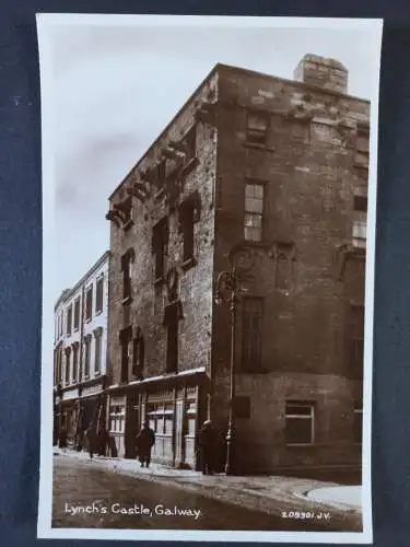 AK Postcard CPA Valentine's Postcards Galway - Lynch's Castle