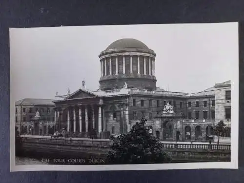 AK Postcard CPA Valentine's Postcards Dublin The Four Courts