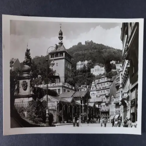 AK Postcard CPA Tschechien Karlovy Vary Karlsbad Strassenszene