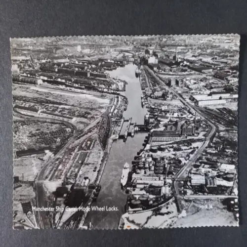 AK Postcard CPA England  Manchester Ship Canal, Mode Wheel Locks  1965