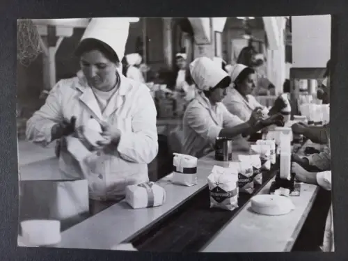 Vintage Foto Ungarn Zuckerfabrik - Frauen arbeiten in der Zuckerfabrik 1960s