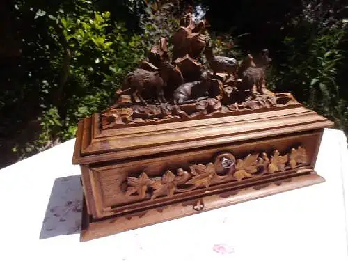 Antik Holzschatulle Schatulle Kassette Kästchen Schmuckkästchen Schnitzerei Unikat Berg Ziegen Fels Holzkiste Eiche Holzbox Dose Deckel 