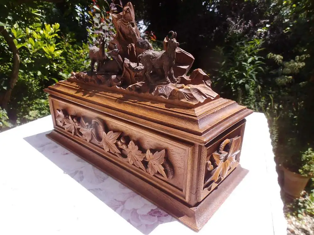 Antik Holzschatulle Schatulle Kassette Kästchen Schmuckkästchen Schnitzerei Unikat Berg Ziegen Fels Holzkiste Eiche Holzbox Dose Deckel  3