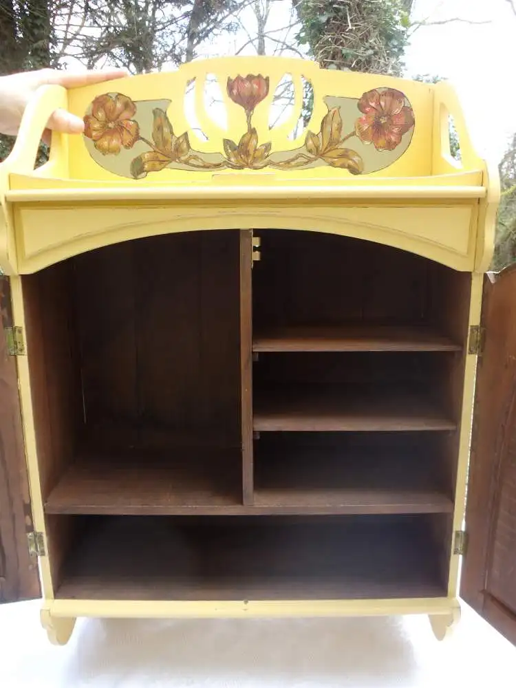 Antik Jugendstil Wandschränkchen Hängeschränkchen Schränkchen Apothekerschränkchen Brandmalerei Floral Wandkästchen Hängekästchen Blumen 3