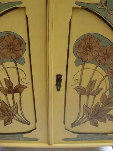 Antik Jugendstil Wandschränkchen Hängeschränkchen Schränkchen Apothekerschränkchen Brandmalerei Floral Wandkästchen Hängekästchen Blumen