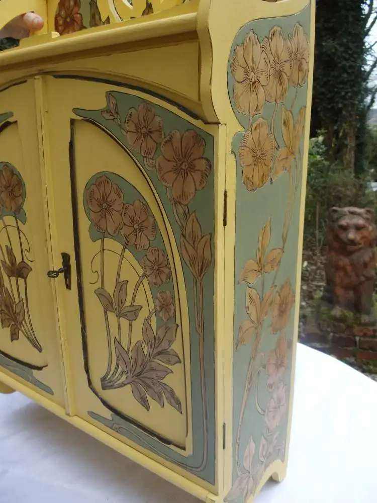 Antik Jugendstil Wandschränkchen Hängeschränkchen Schränkchen Apothekerschränkchen Brandmalerei Floral Wandkästchen Hängekästchen Blumen 9