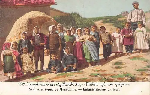 L328 Mazedonien Szenen und Typen Kinder vorne Vintage Postkarte