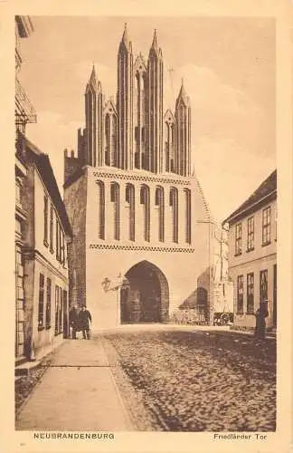 Deutschland Neubrandenburg i M Stargarder tor Kopfsteinpflasterstraße Postkarte