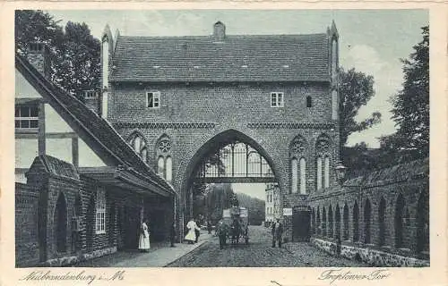 Deutschland Neubrandenburg i M Treptower Tor Kutsche Postkarte