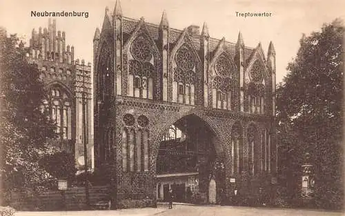 Deutschland Neubrandenburg Treptowertor Vintage Postkarte
